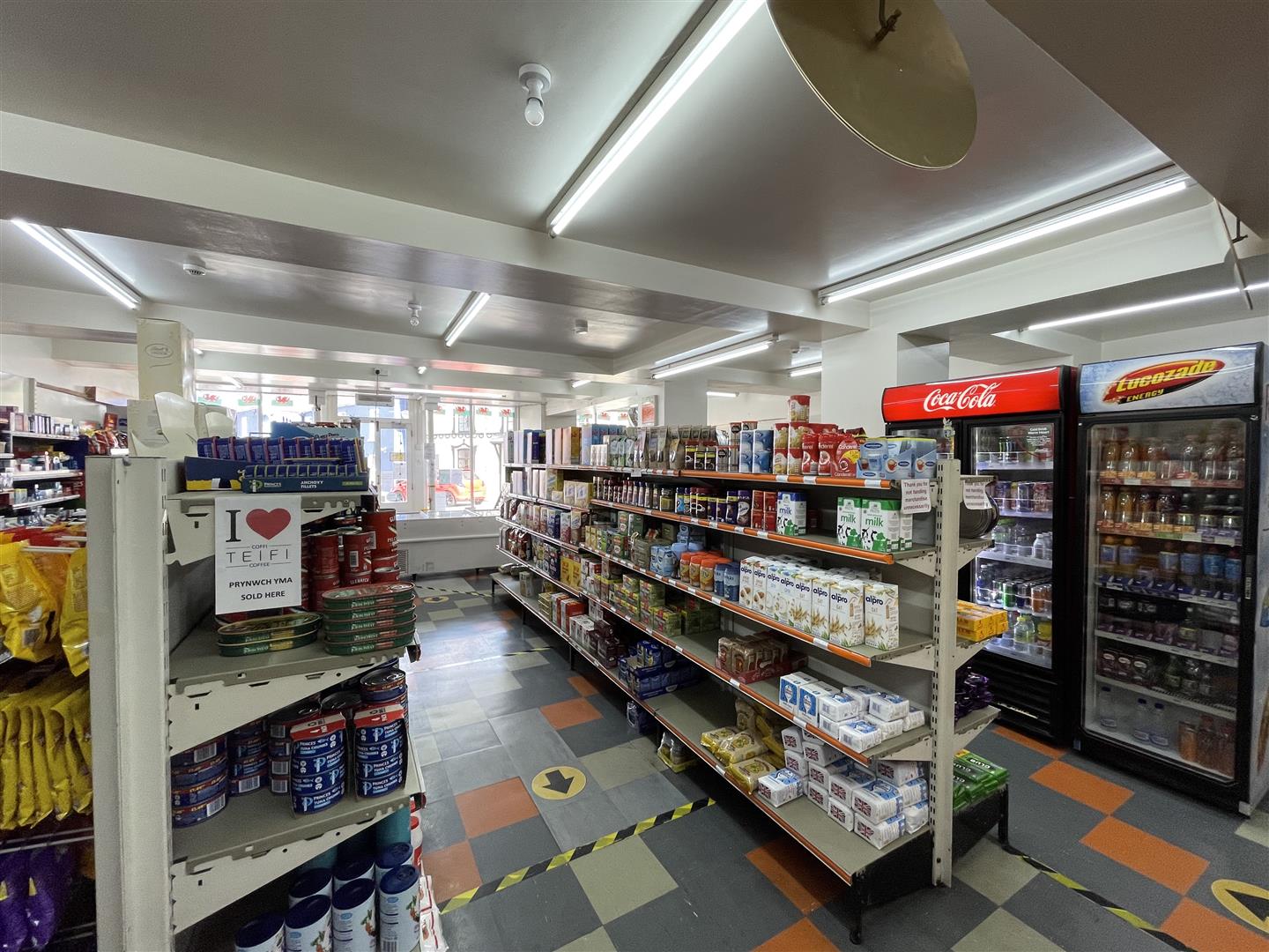 MAIN RETAIL AREA
